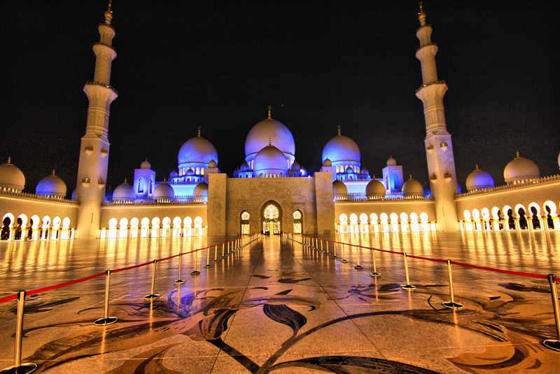 夜のシェイクザイードグランドモスク